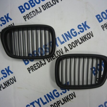 E39 grill Full MATT čierny 68€