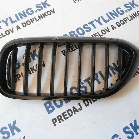 G30 Performance Grill ľavý 51712430993 60€